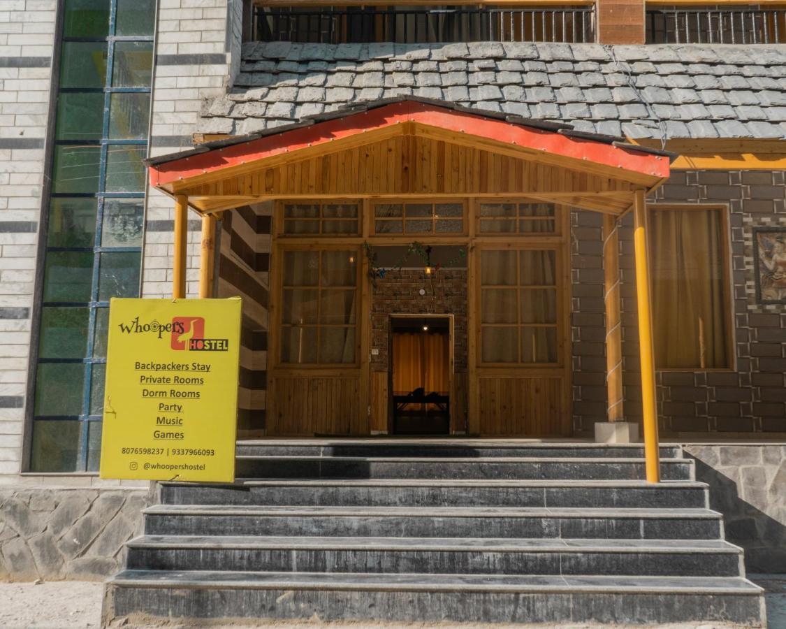 Whoopers Hostel Kasol Bagian luar foto