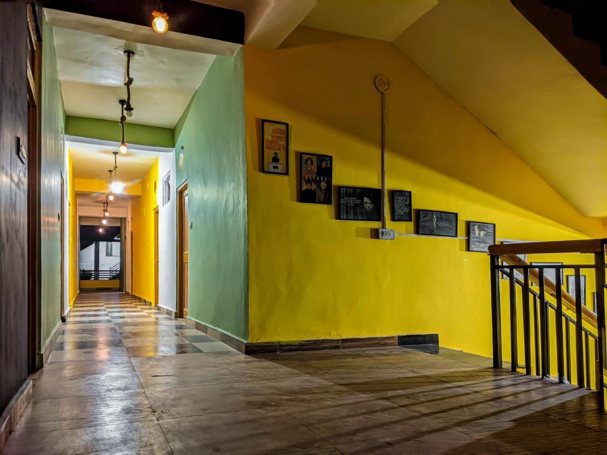 Whoopers Hostel Kasol Bagian luar foto
