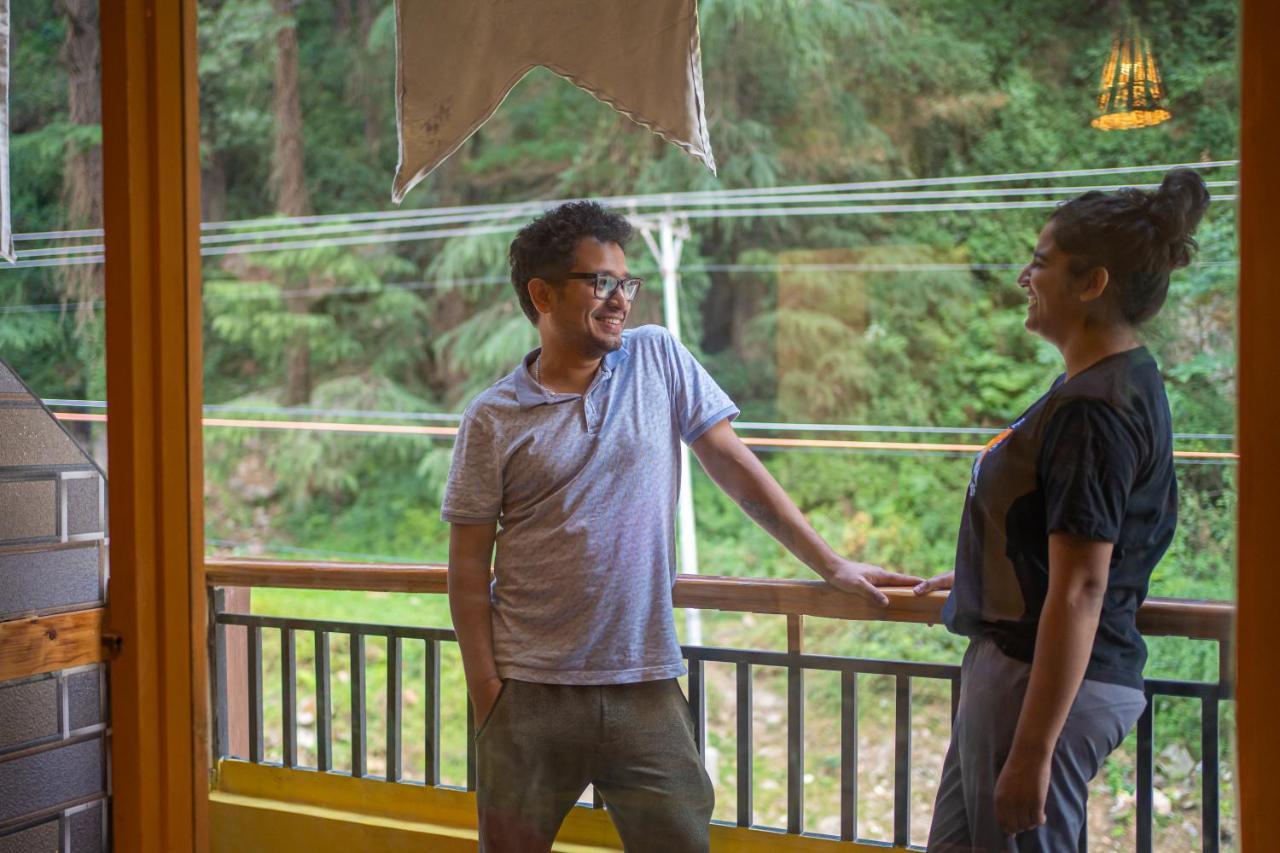 Whoopers Hostel Kasol Bagian luar foto