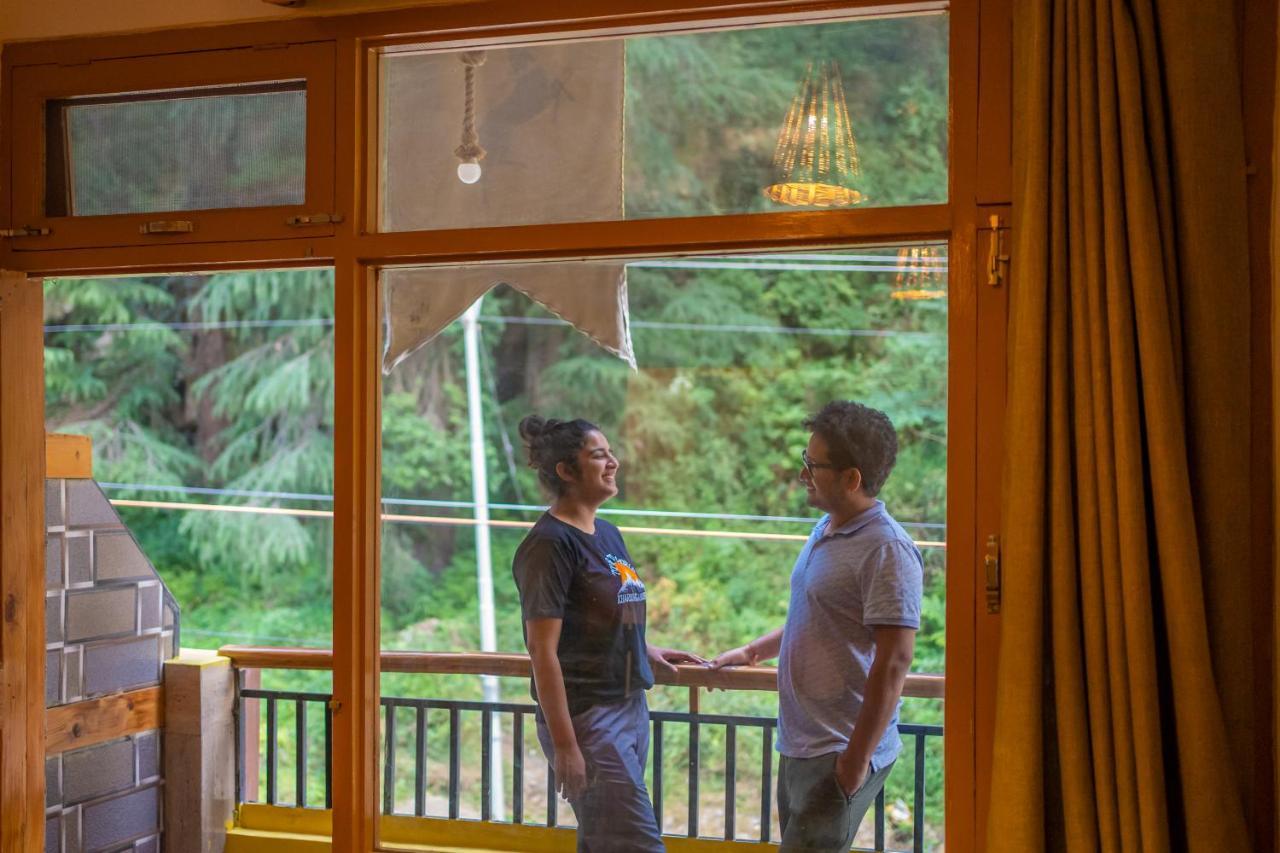 Whoopers Hostel Kasol Bagian luar foto
