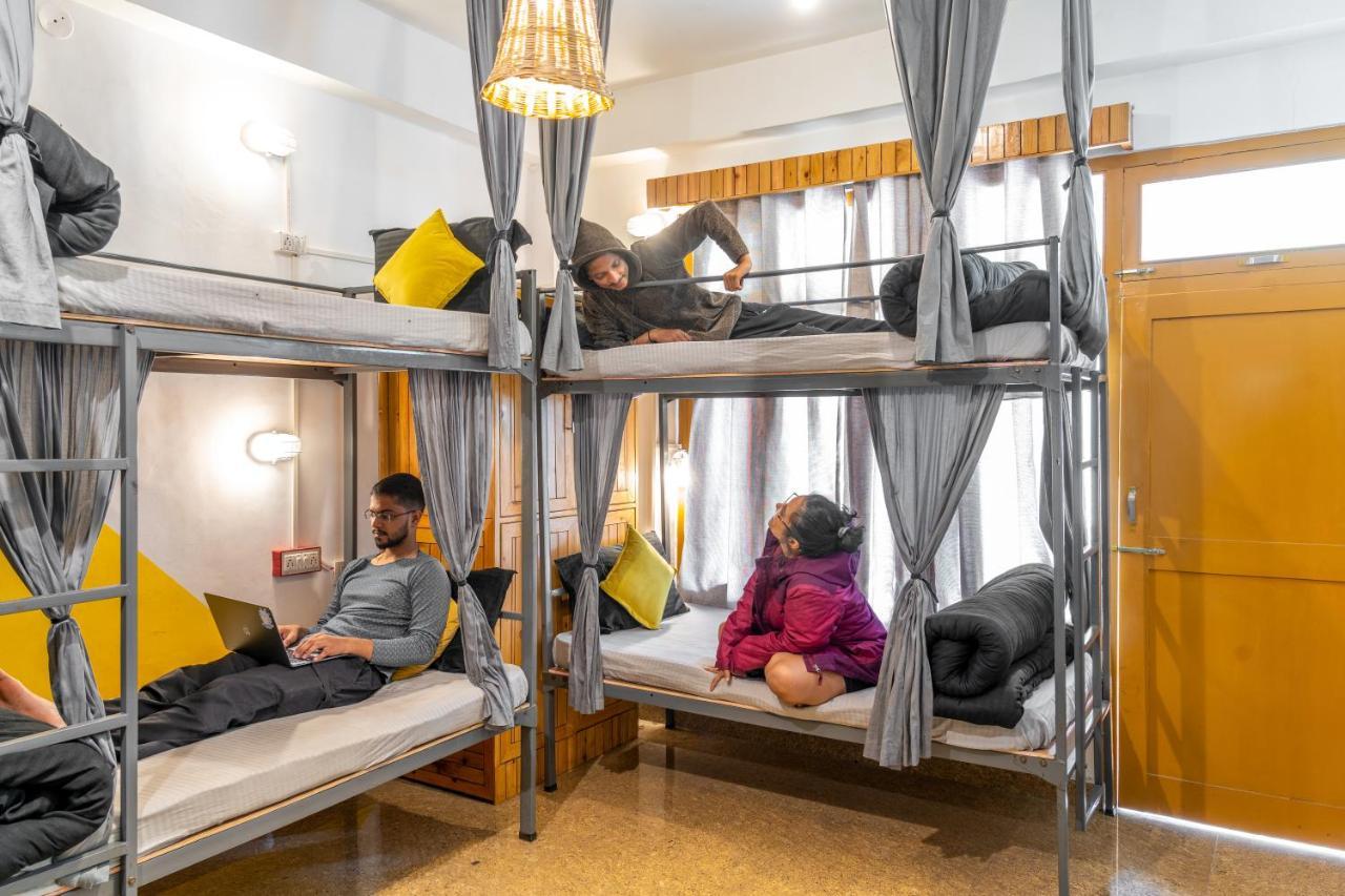 Whoopers Hostel Kasol Bagian luar foto