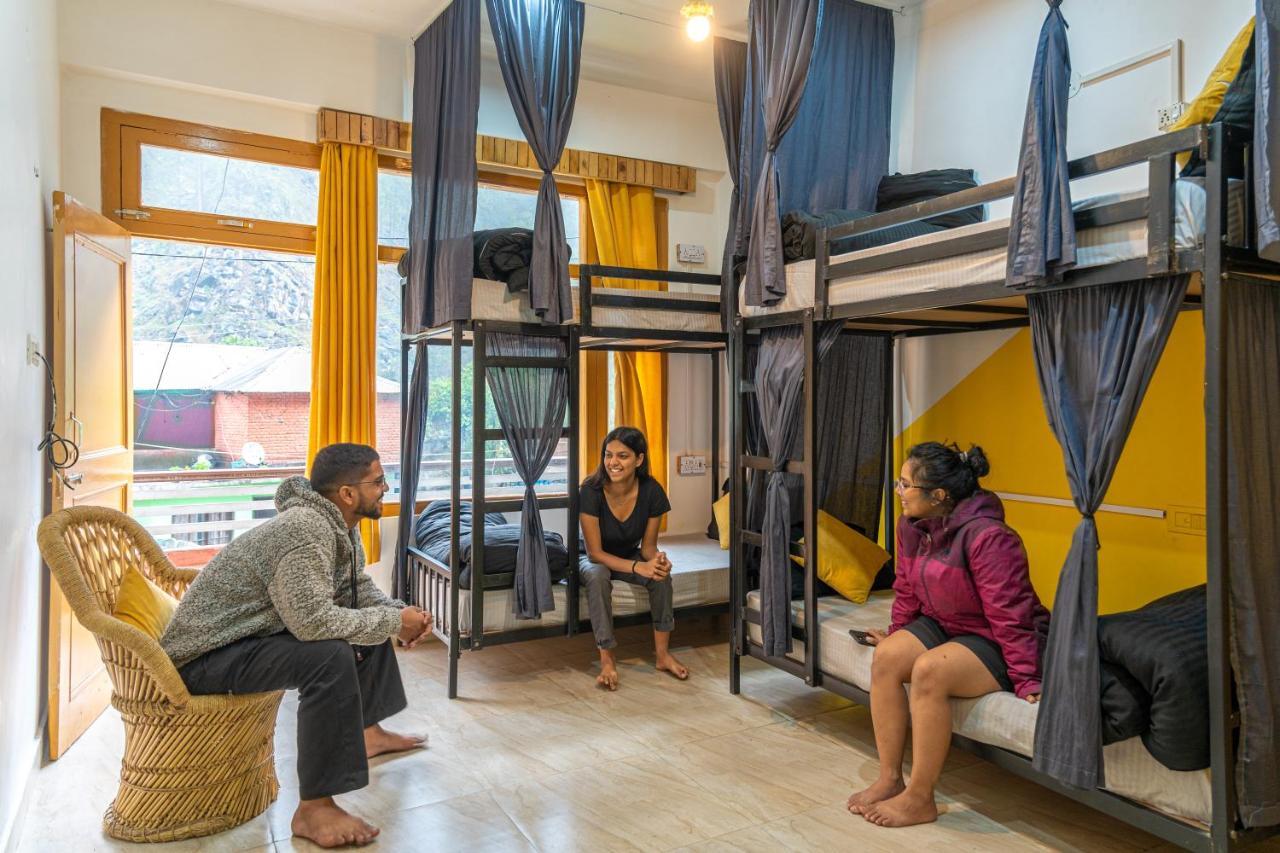 Whoopers Hostel Kasol Bagian luar foto