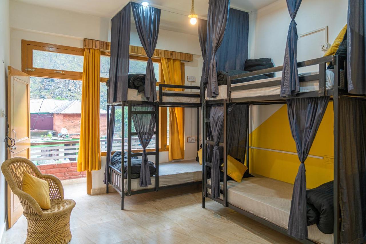 Whoopers Hostel Kasol Bagian luar foto