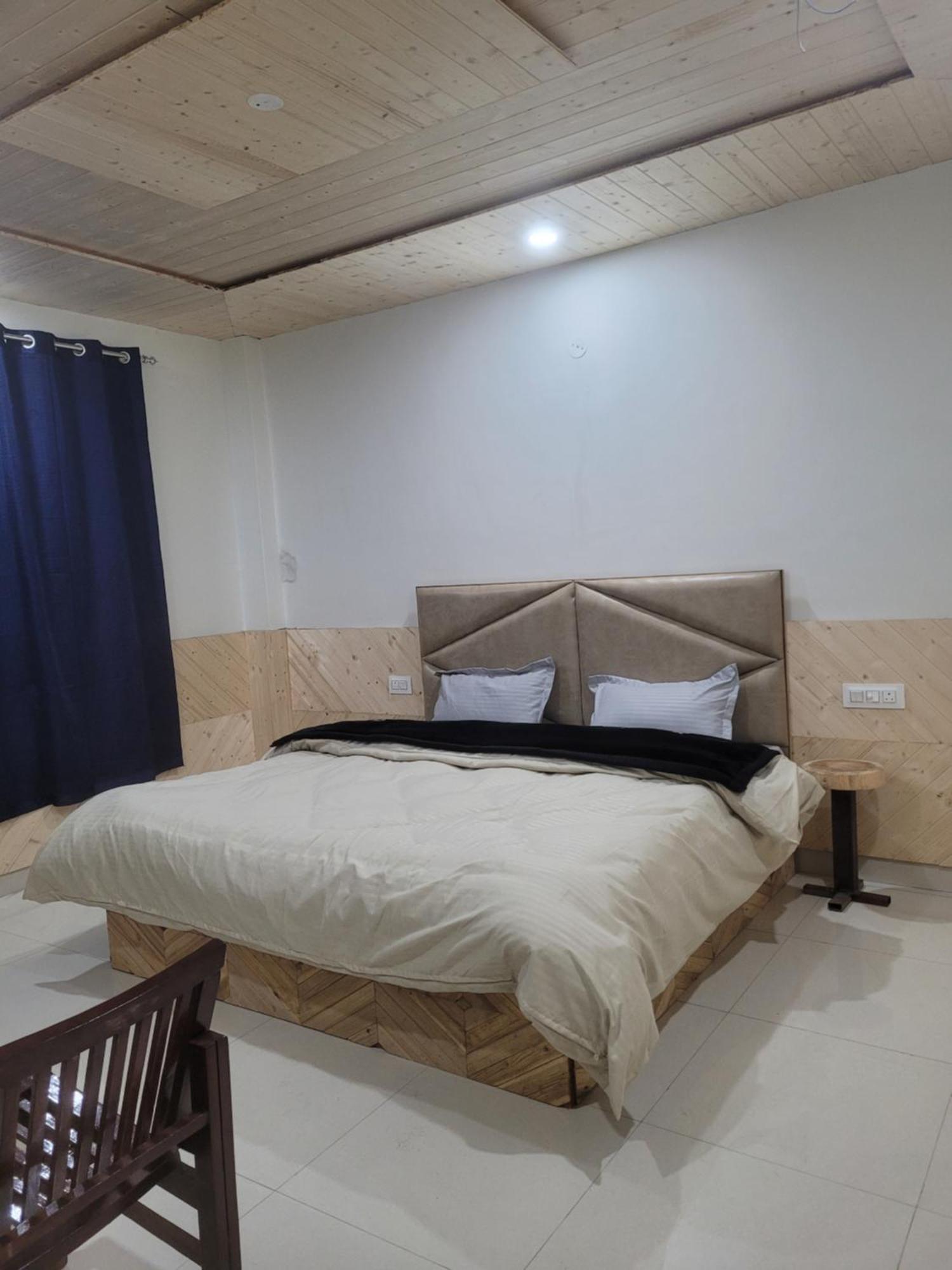 Whoopers Hostel Kasol Bagian luar foto